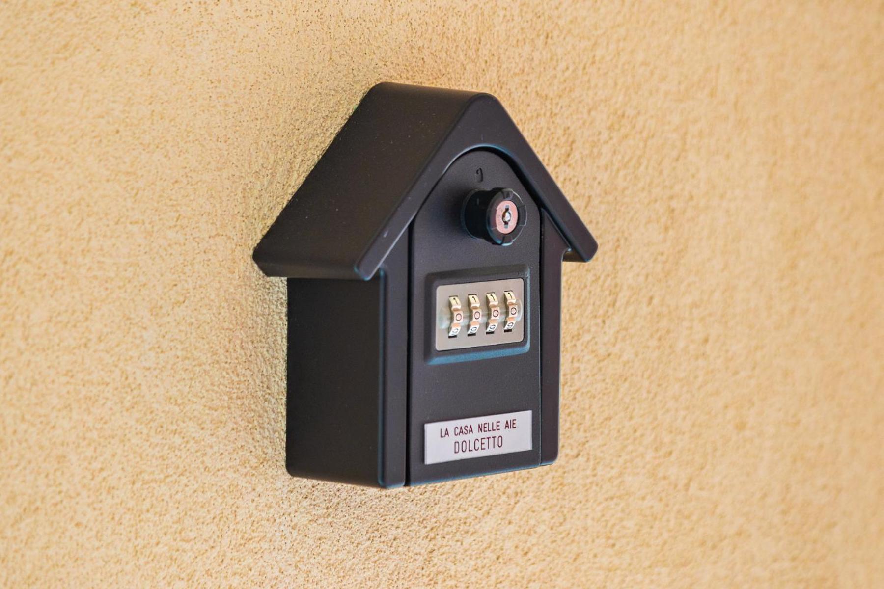 La Casa Nelle Aie - Appartamento Dolcetto - Free Wifi & Ac La Morra Eksteriør billede